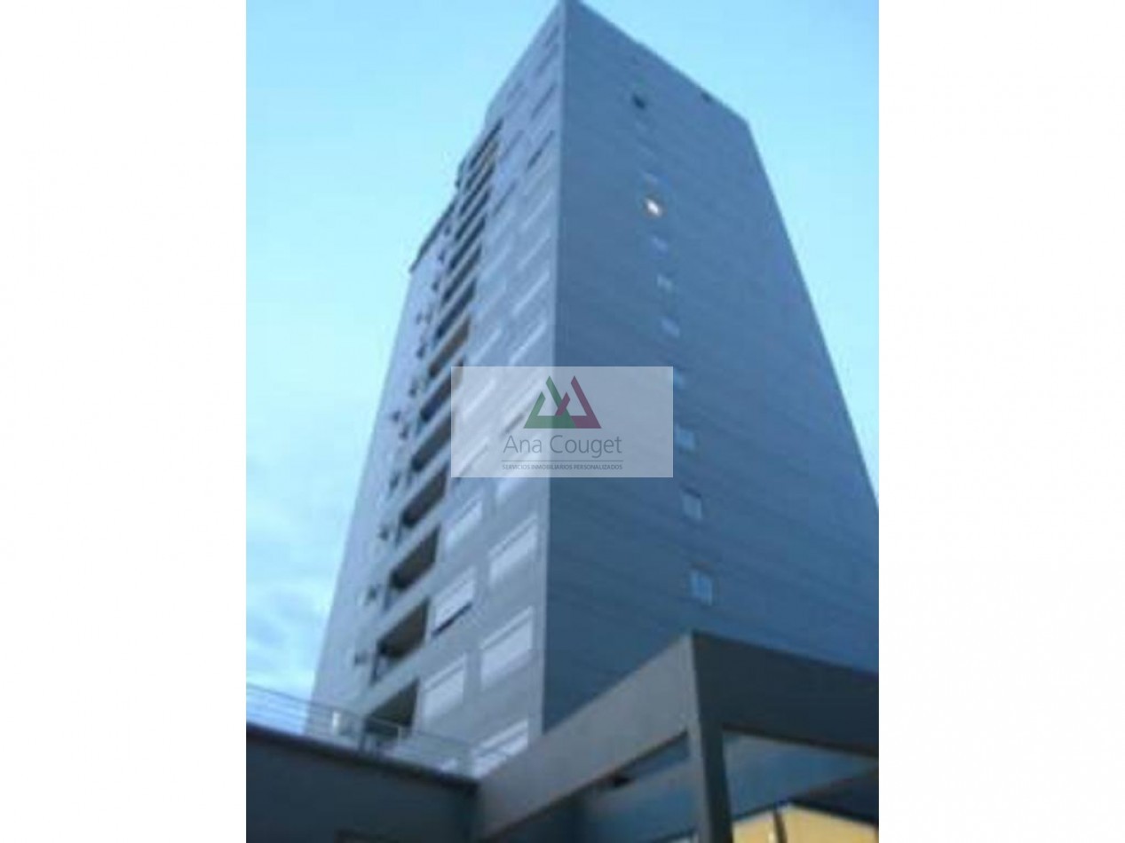 Dos ambientes equipado en edificio torre con amenities y vigilancia.-