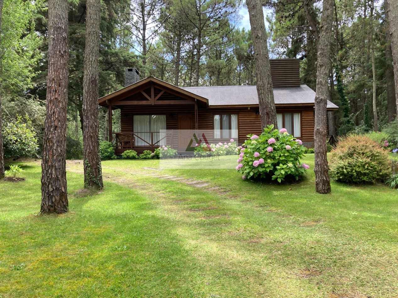 Pintoresca cabaña en el bosque de Carilo