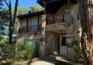 Esplendida casa en Carilo en excelente ubicacion.