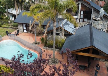 Gran casa en Carilo a 150 mts de mar en excelente ubicacion.