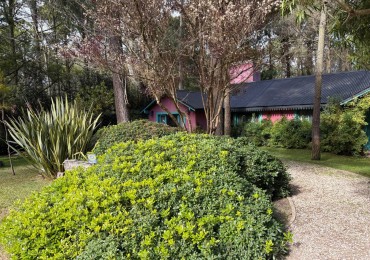 Lindisima casa en Carilo en lugar muy tranquilo en pleno bosque